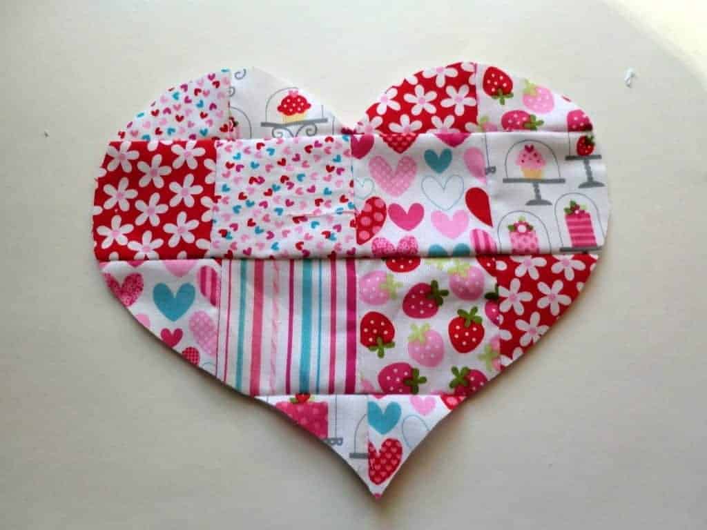 DIY-Valentines-Day-Patchwork-Heart-Applique