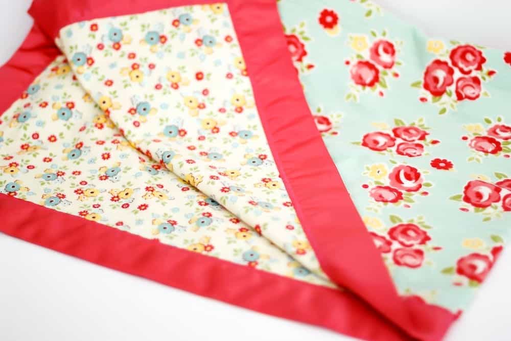 Tutorial: Finish a baby blanket with satin blanket binding – Sewing