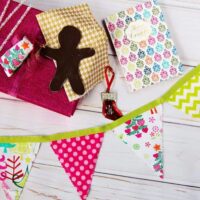 DIY-Christmas-Fabric-Pennant-Banner-Tutorial
