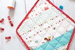 kite-quilt-pattern-flutterby-kite-pattern-coral-and-co-molly-and-mama