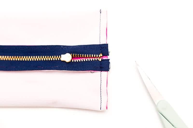 diy-zippered-diy-toothbrush-travel-case