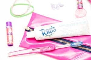 how-to-make-diy-toothbrush-travel-bag