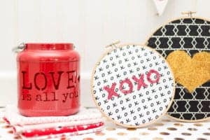 valentines-day-glitter-art-tutorial-coral-and-co