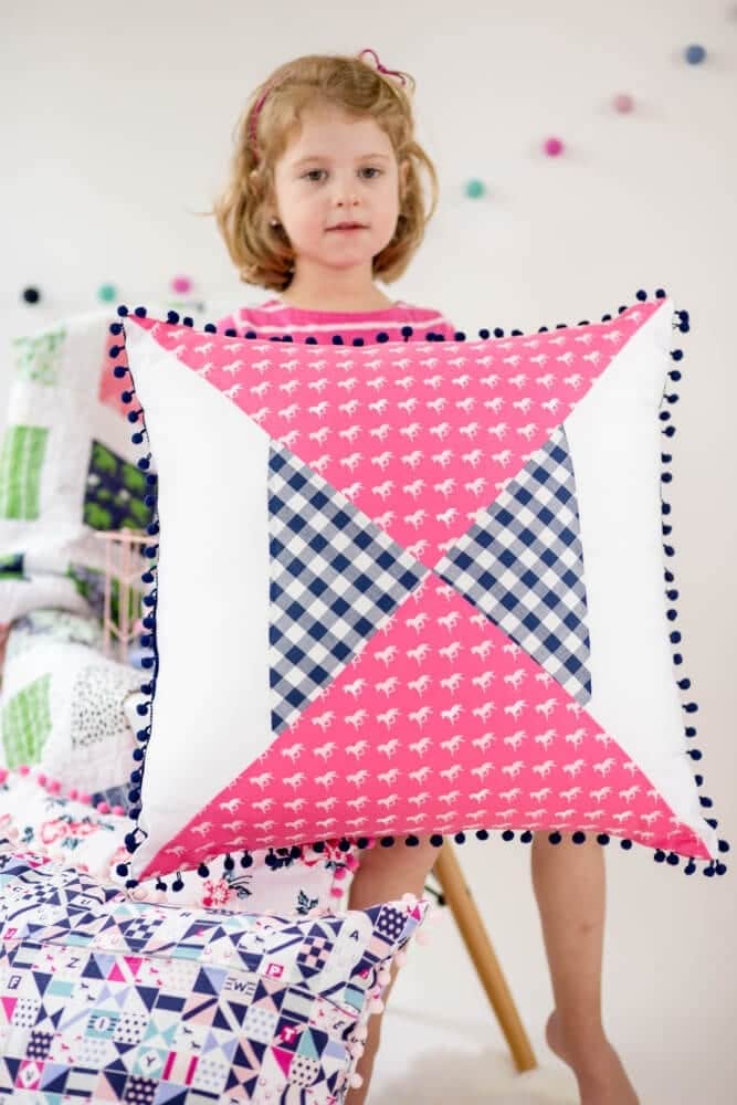 hour-glass-quilt-block-pillow-pattern