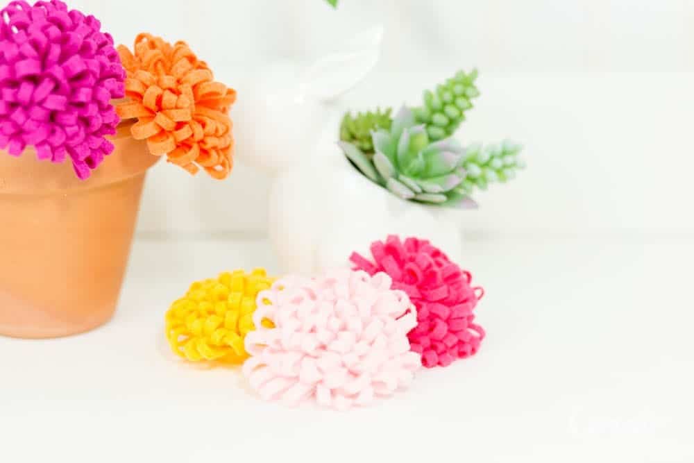 how-to-make-mum-felt-flowers-tutorial