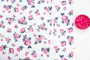 cut-fabric-for-pillow-back-with-zipper