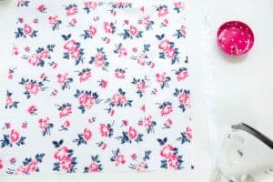 cut-fabric-for-pillow-square