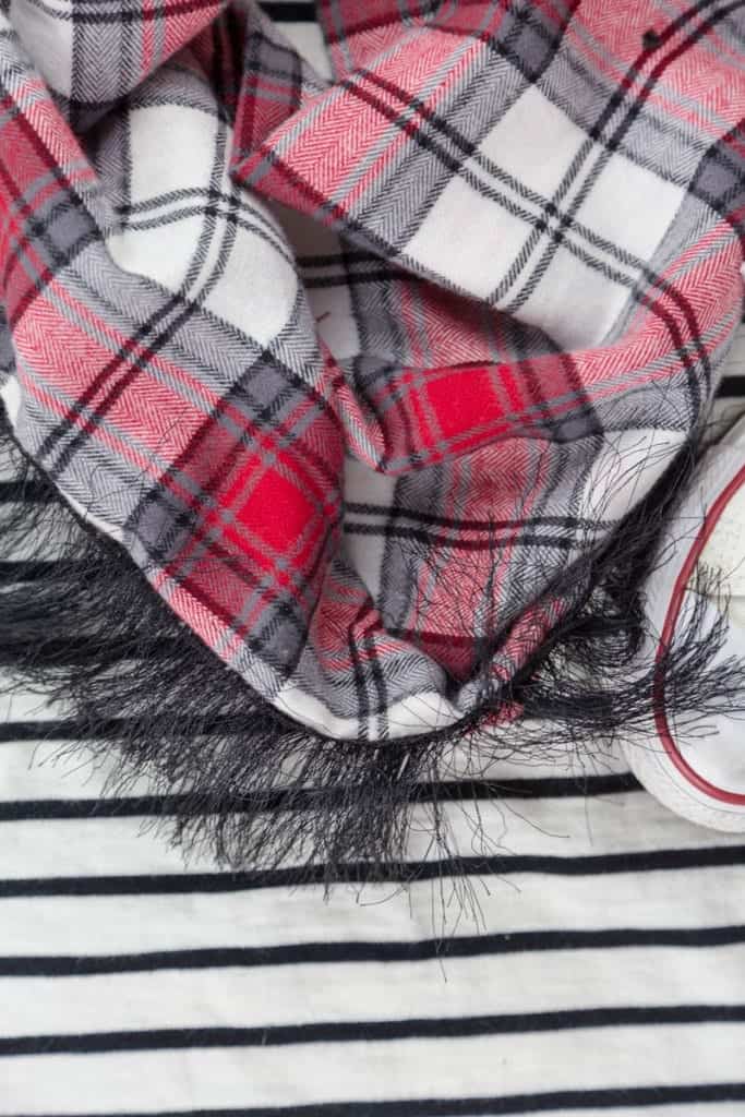 flannel-infinity-scarf-diy