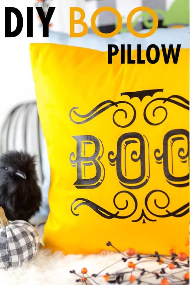 DIY-BOO-IRON-ON-HALLOWEEN-PILLOWS