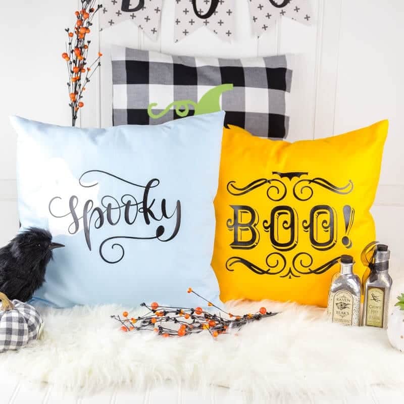 DIY-HTV-HALLOWEEN-PILLOWS